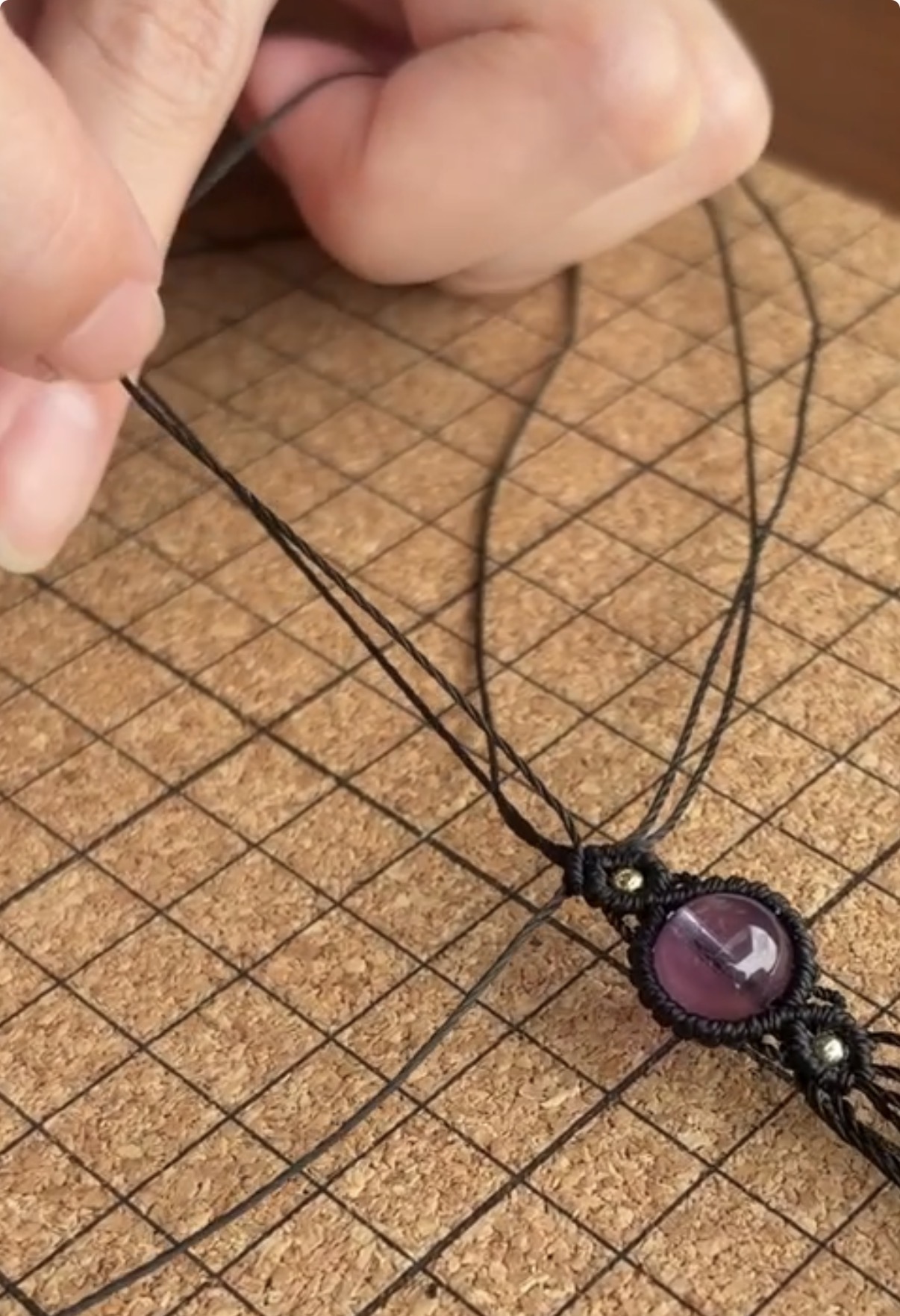 海辺での制作の様子2